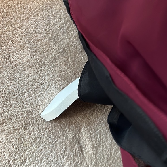 Elegant Burgundy Maxi Dress - Picture 4 of 5